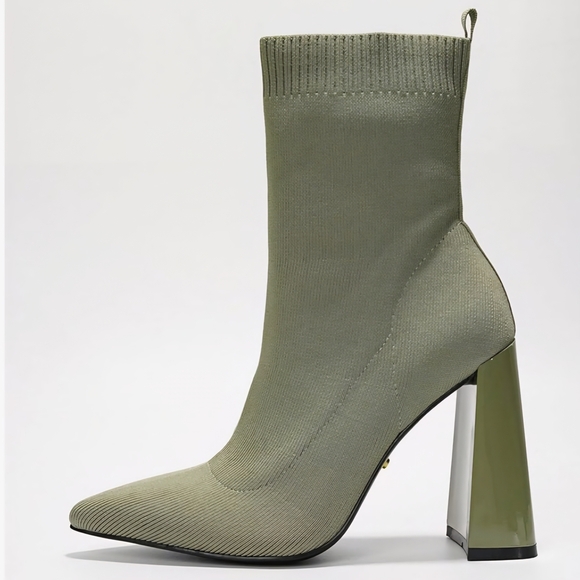 NEW Cape Robbin Pointed Toe Booties Green with Heels ~Size 10 - Picture 2 of 5